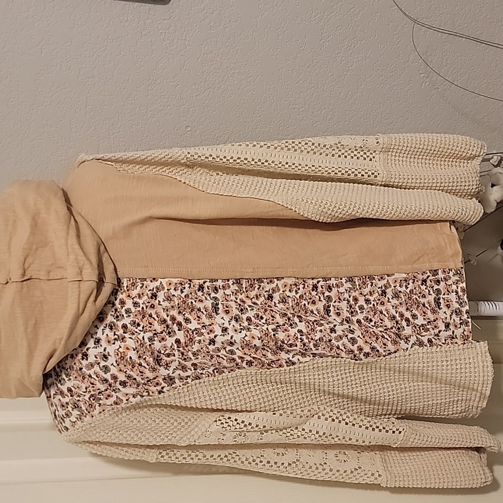 BiBi Women's Tan and Cream Long Sleeve Top - Picture 5 of 8